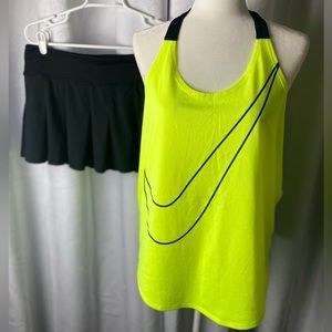 NIKE 2 piece tennis outfit.